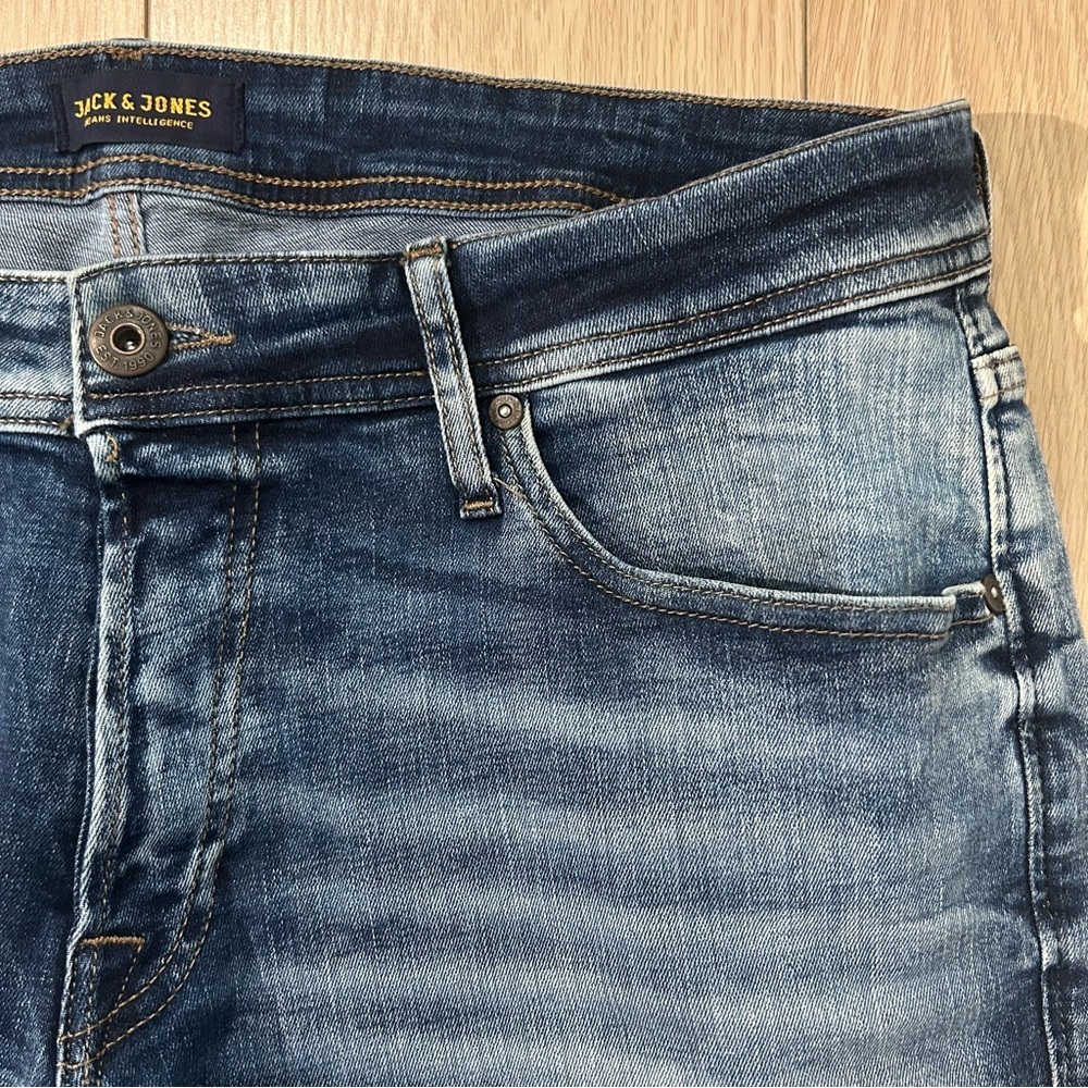 Jack & Jones Slim Fit Glenn Ripped Jeans - Picture 4 of 16